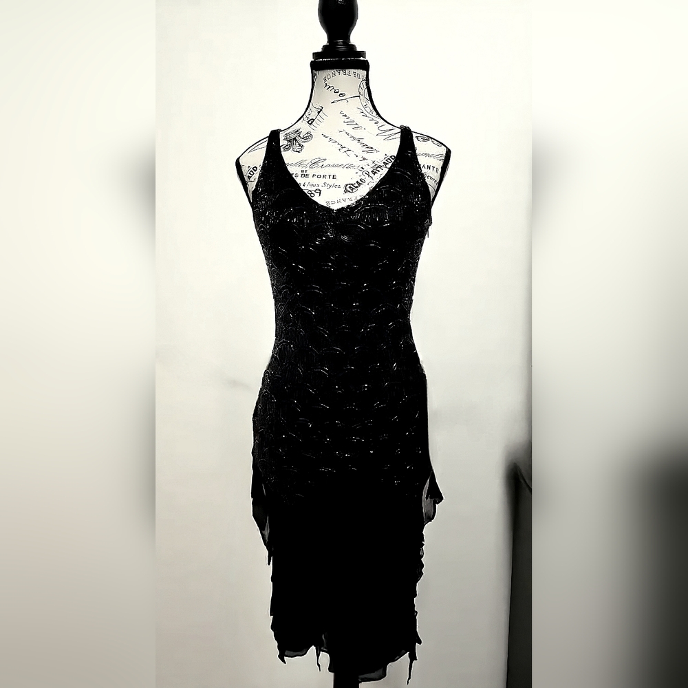 Gorgeous White House Black Market Dress US2